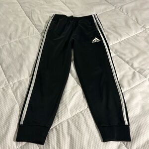 Kids adidas pants sz 6
